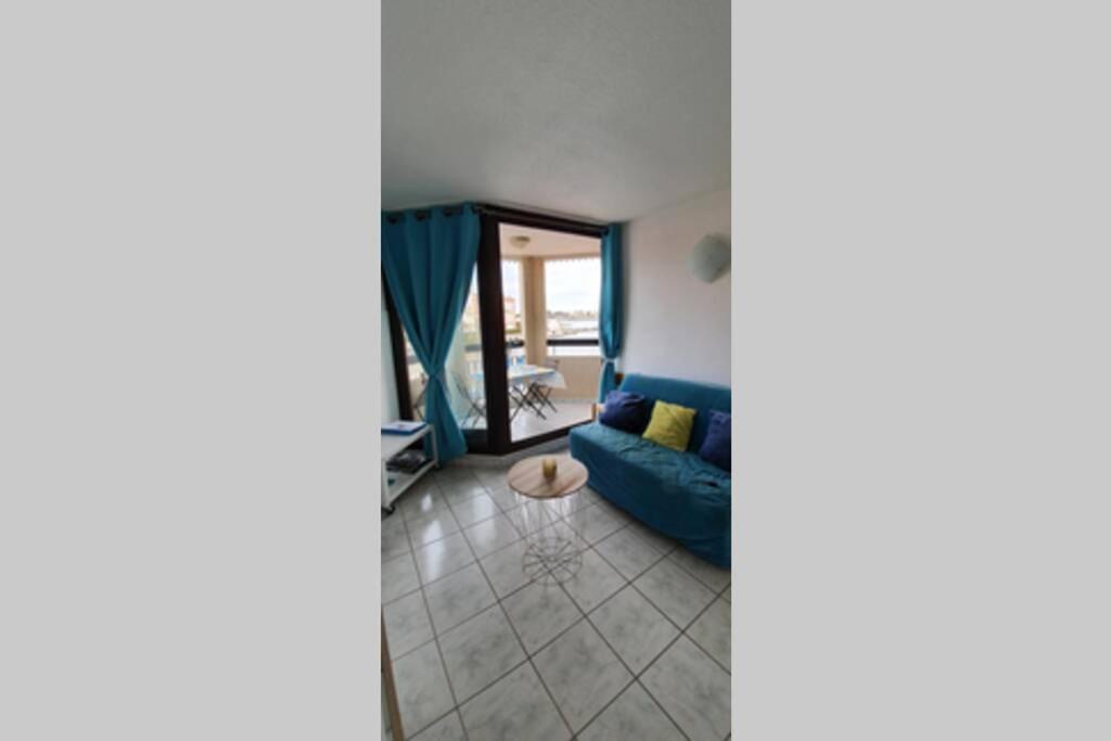 Bel Appartement Vue Sur Le Lac Marin Avec Piscine เลอบาร์กาแรส ภายนอก รูปภาพ
